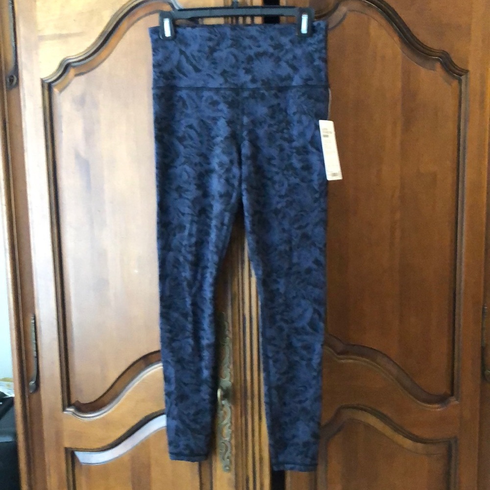 Athleta NWT leggings, size M
